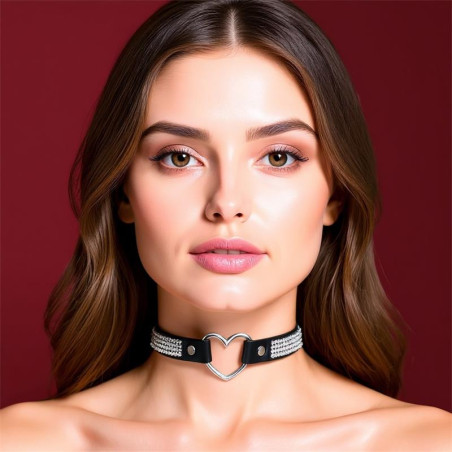 Collar con Corazon y Pedreria Estilo Choker Cuero Vegano Talla Unica
